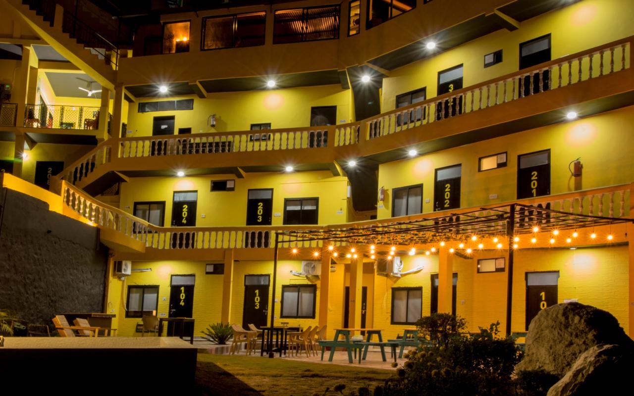 The Hosteller Rishikesh, Tapovan Bagian luar foto